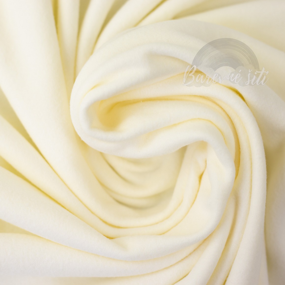 Fleece Krémová 010 (E)
