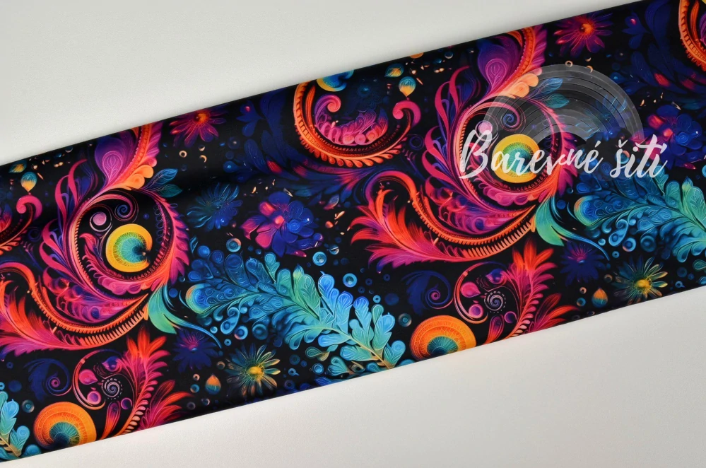 Sportovní úplet Silver light Paisley v kouzelných barvách (E) 0,52m/ks