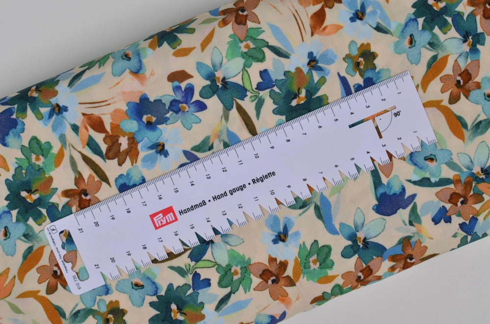 Viskoza Drobné květy na světlé (E)