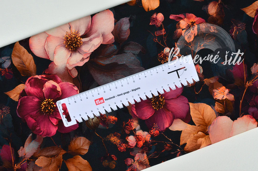 Úplet, Květy růže, temné pozadí (E) 1,20m/ks