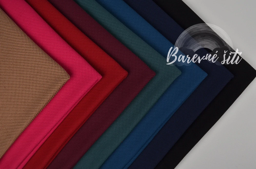 Teplákovina 3D Černá (E) 1,30m/ks