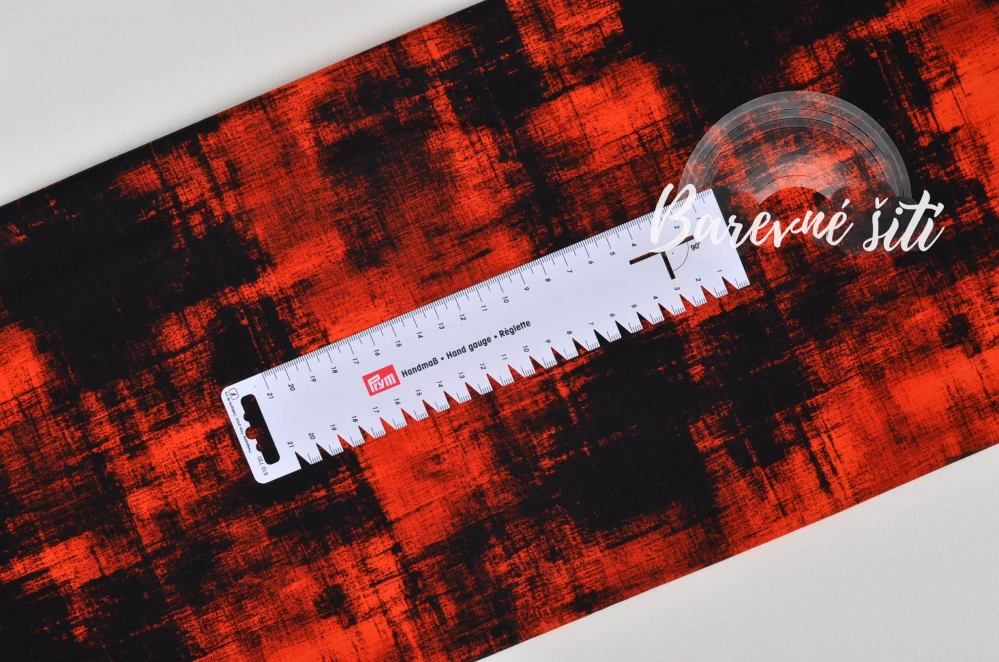 Úplet, Červenočerná textura (E)