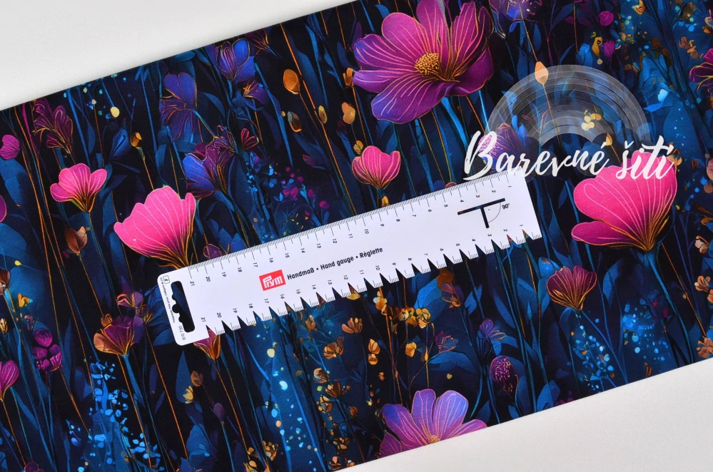 Úplet, Růžové kvítky, dlouhé stonky, modré pozadí (E) 1,50m/ks