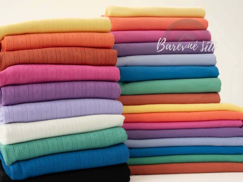 Ajour, úplet s dírkami ZELENKAVÁ (E) 0,44m/ks