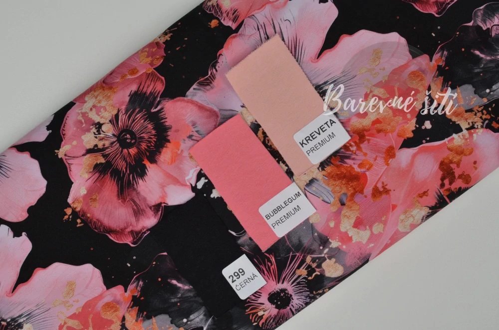 Teplákovina, Růžové květy s kousky zlata na černé (E)